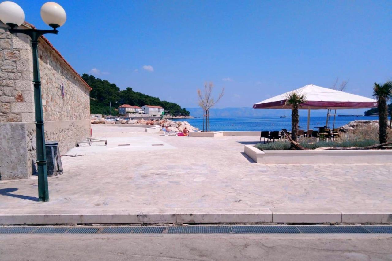 Apartments By The Sea Jelsa, Hvar - 11319 เยลซา ภายนอก รูปภาพ