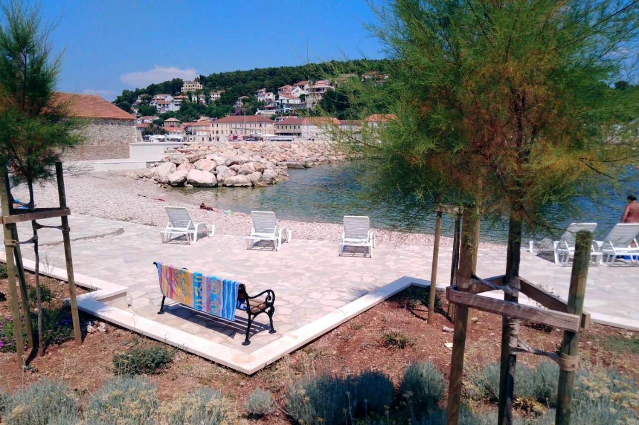 Apartments By The Sea Jelsa, Hvar - 11319 เยลซา ภายนอก รูปภาพ
