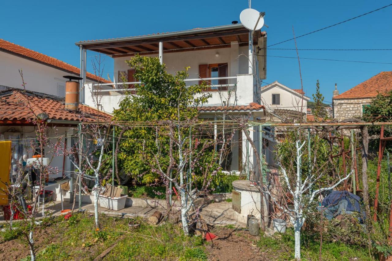 Apartments By The Sea Jelsa, Hvar - 11319 เยลซา ภายนอก รูปภาพ