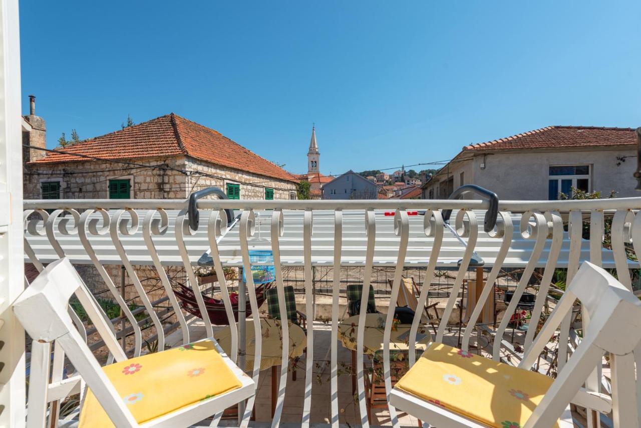 Apartments By The Sea Jelsa, Hvar - 11319 เยลซา ภายนอก รูปภาพ