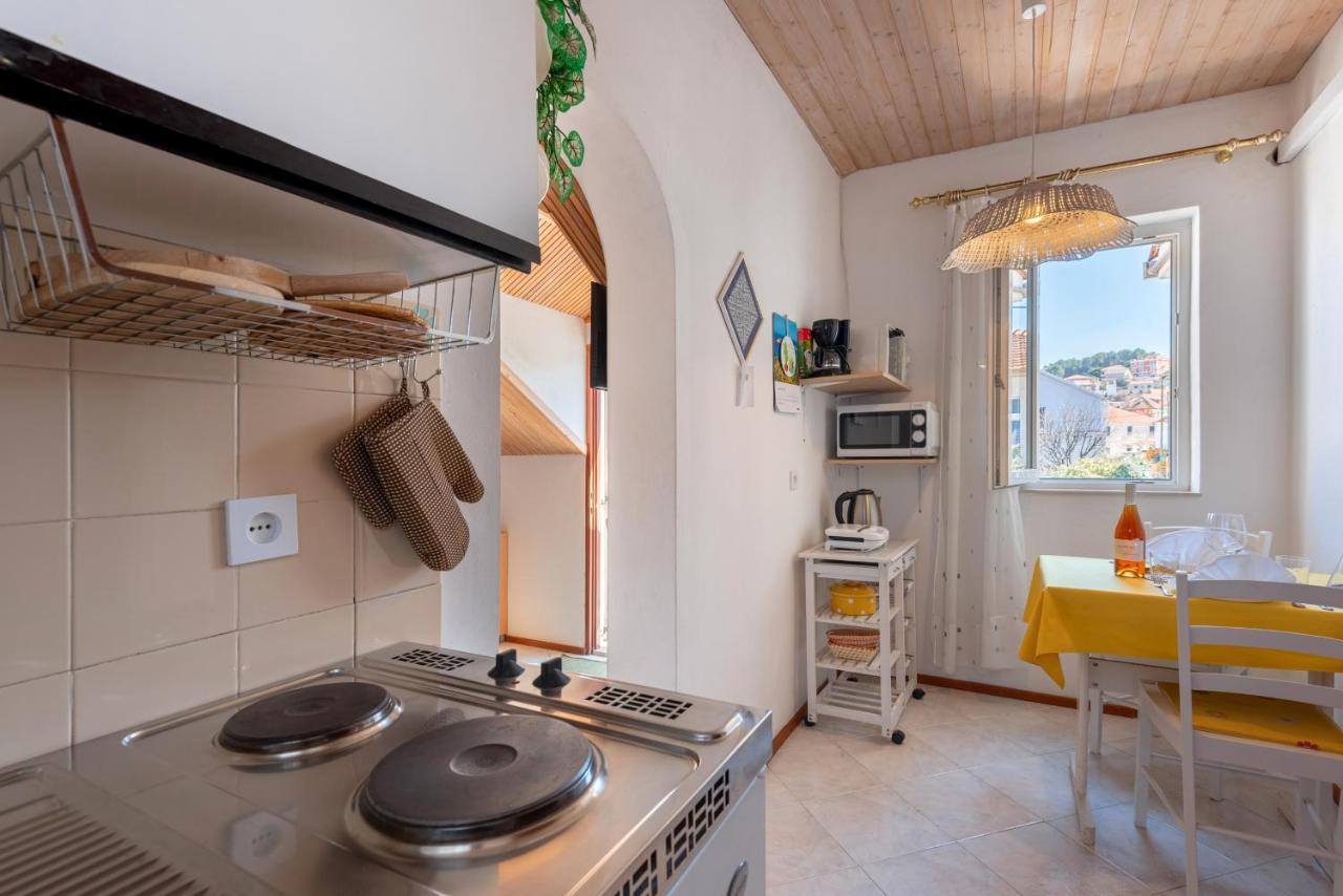 Apartments By The Sea Jelsa, Hvar - 11319 เยลซา ภายนอก รูปภาพ