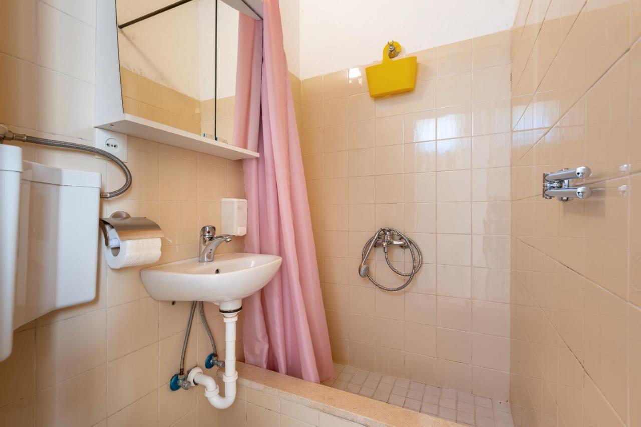 Apartments By The Sea Jelsa, Hvar - 11319 เยลซา ภายนอก รูปภาพ